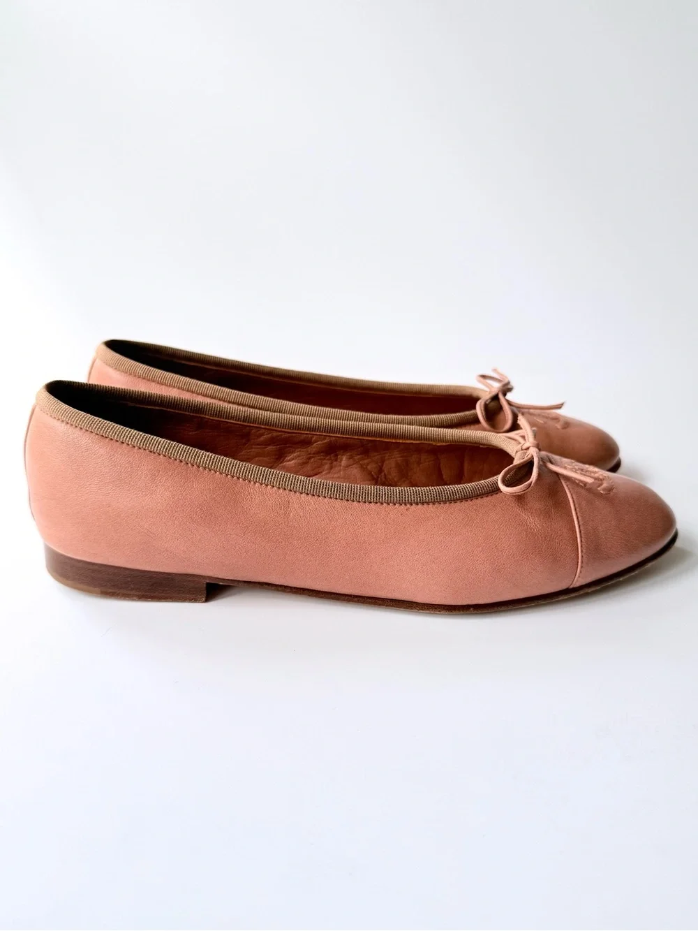 CHANEL Leather CC Cap Toe Ballet Flats with Bow in Orange / Tan Lambskin 38